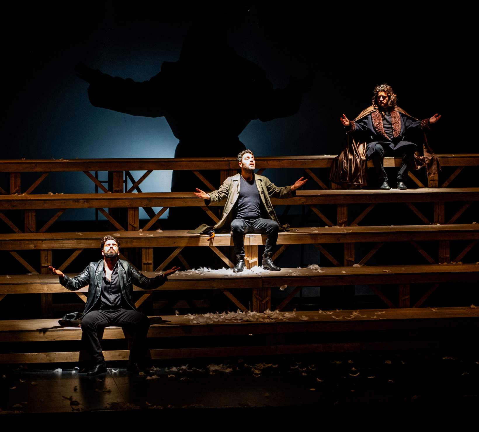 Il teatro torna in piazza con gli spettacoli di Teatro Menotti Image